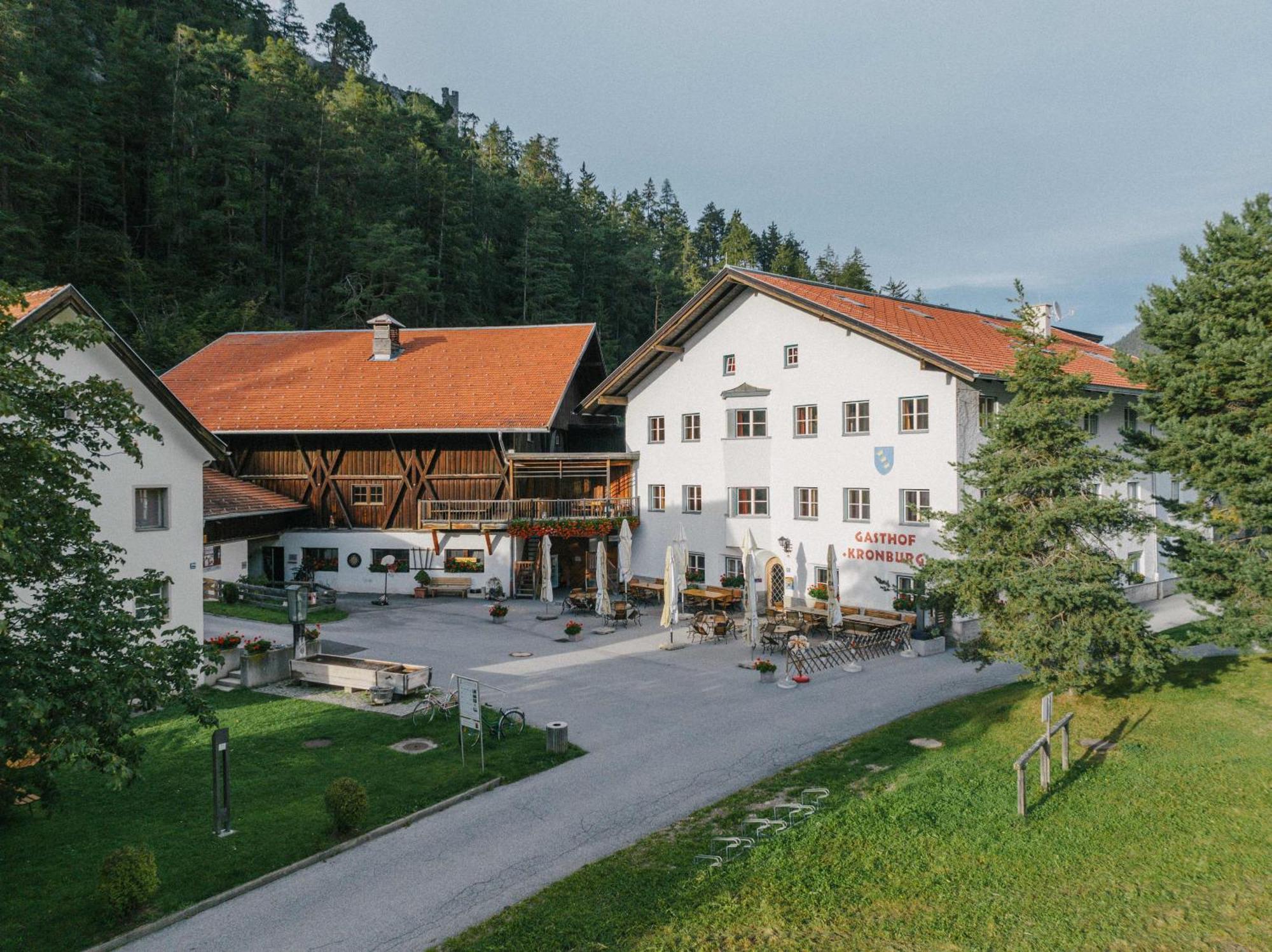 Klostergut Kronburg Zams Kültér fotó